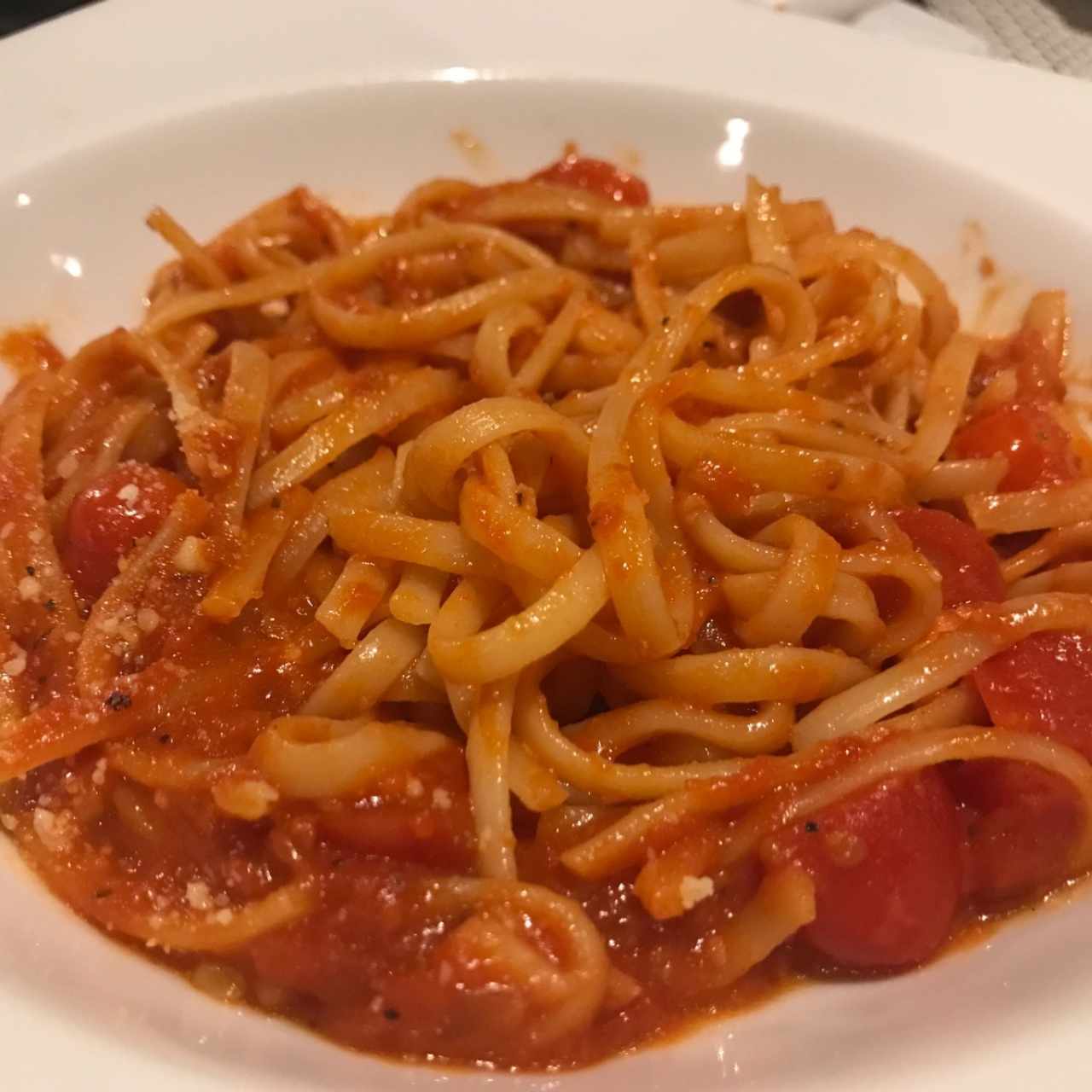 Linguini en salsa roja con Tomate Cherry -recomendado