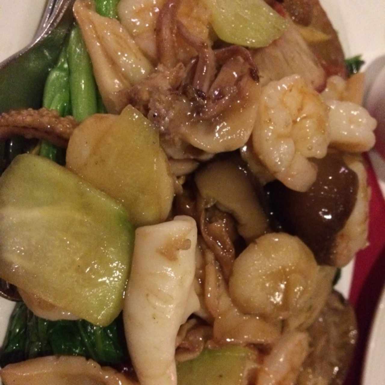 Chow mein cantonés combinación