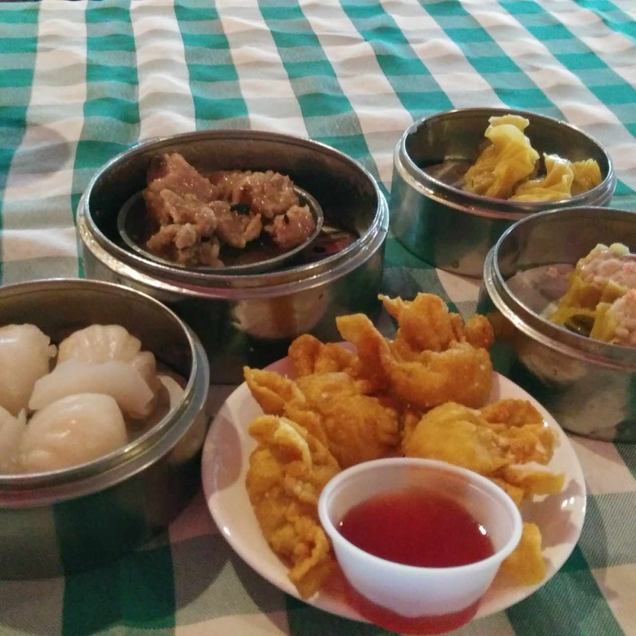 ja kao, soy kao frito, siu mai,  costillitas