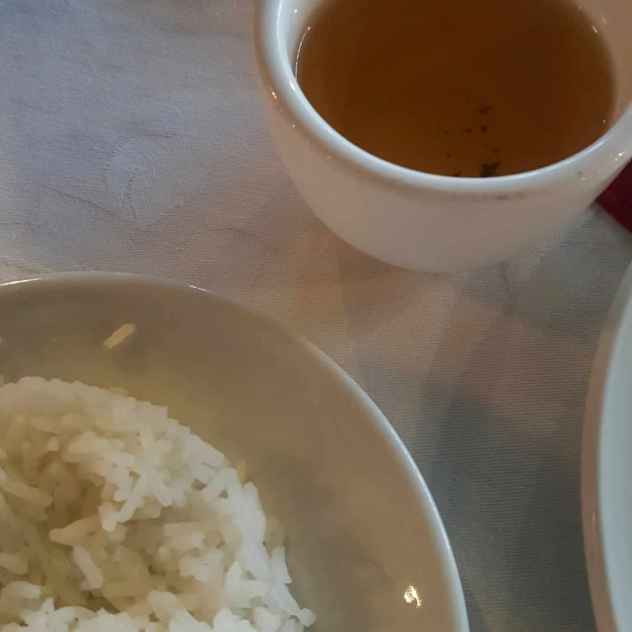 Té y arroz blanco hervido 
