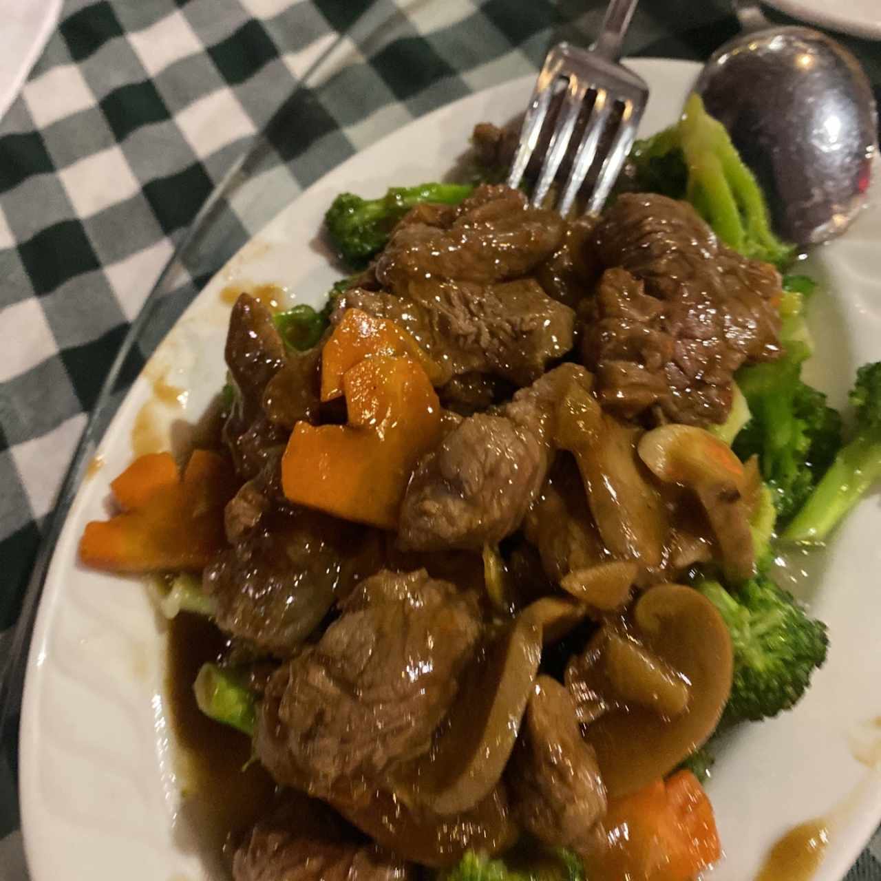 Carne con brocoli