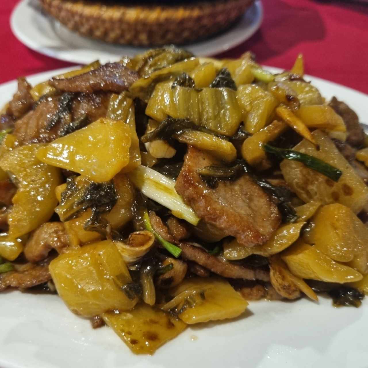 Carne con ham choi (vegetales salados)