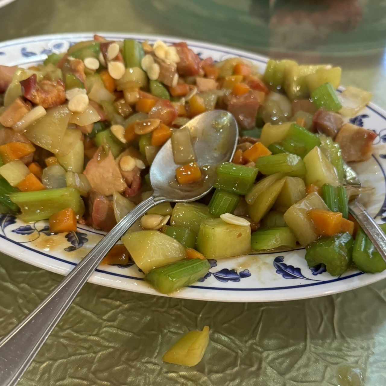 Puerco con Almendras y Vegetales