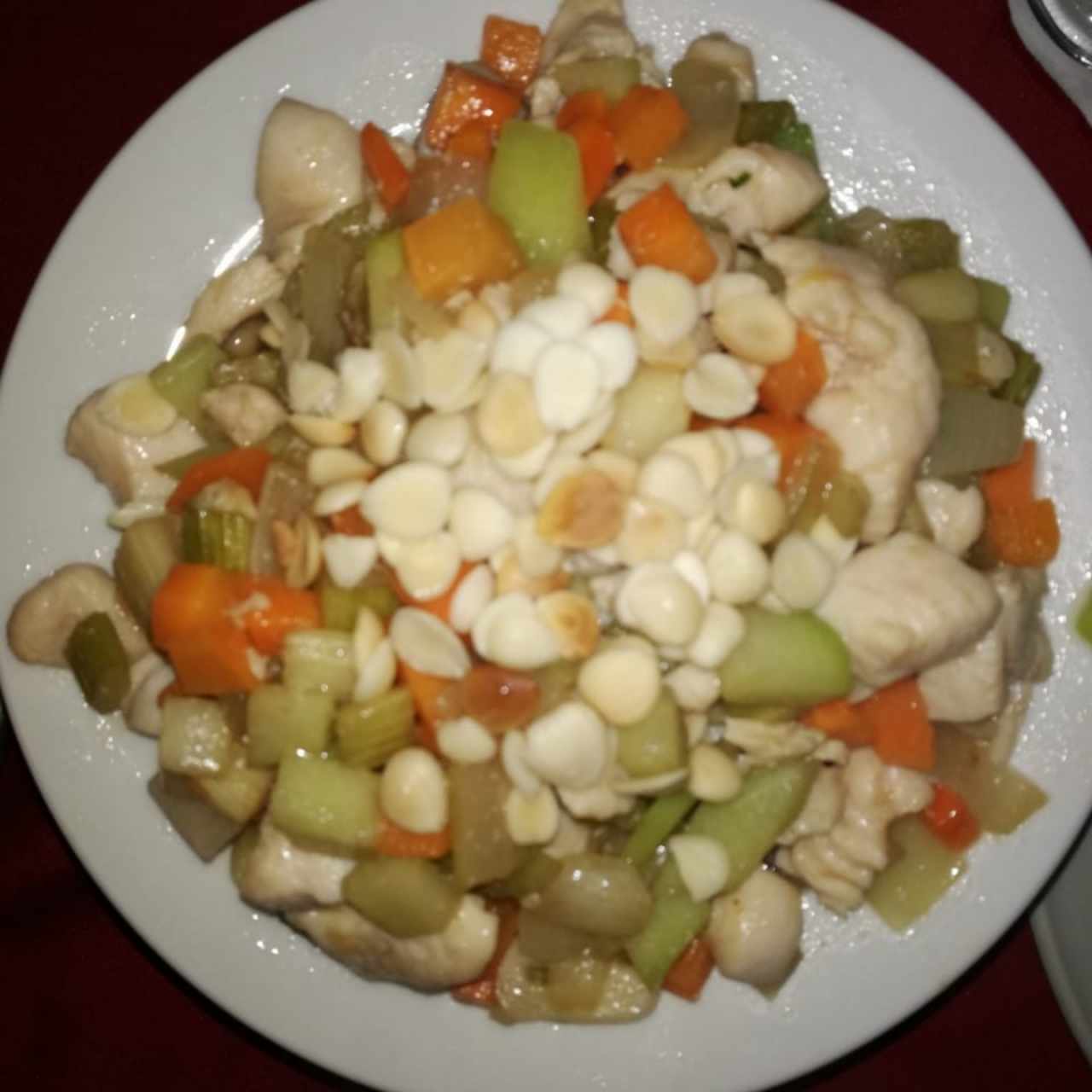 pollo con almendras