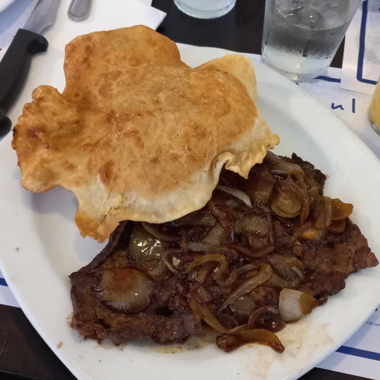 Bistec de hígado con hojaldre