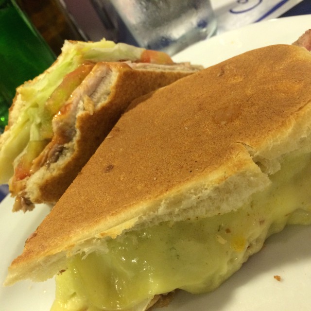 Sandwich de pernil