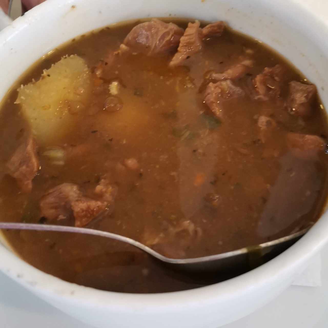 Sopa de lenteja con carne 