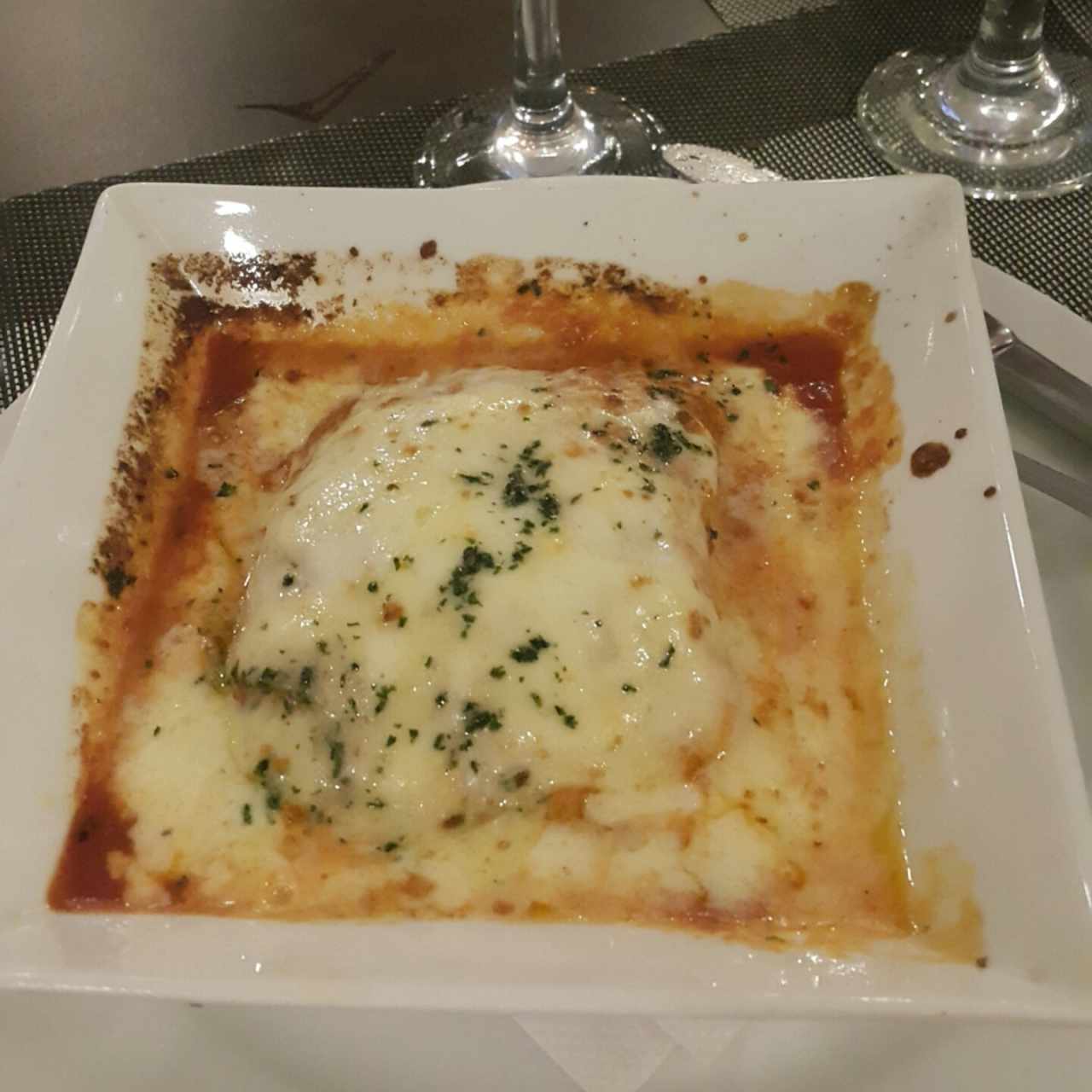 Lasagna gratinada de pollo