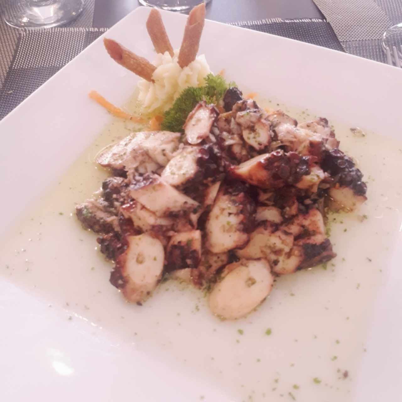 pulpo al ajillo