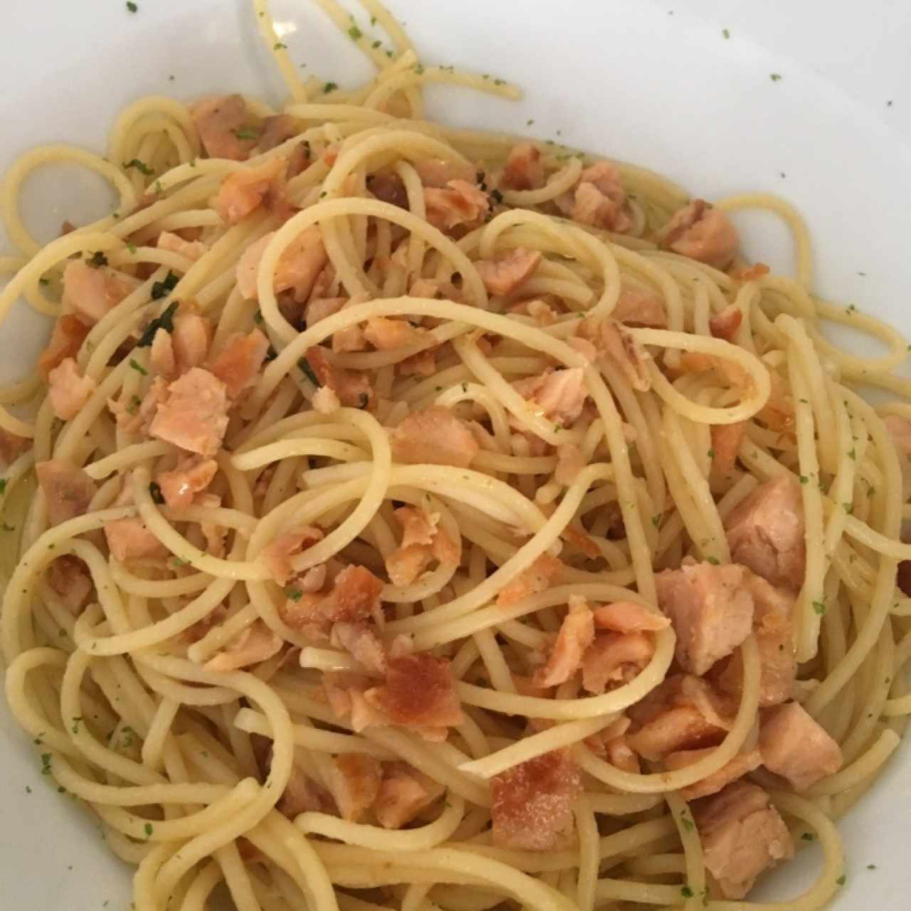 Pasta al olio con Salmon 