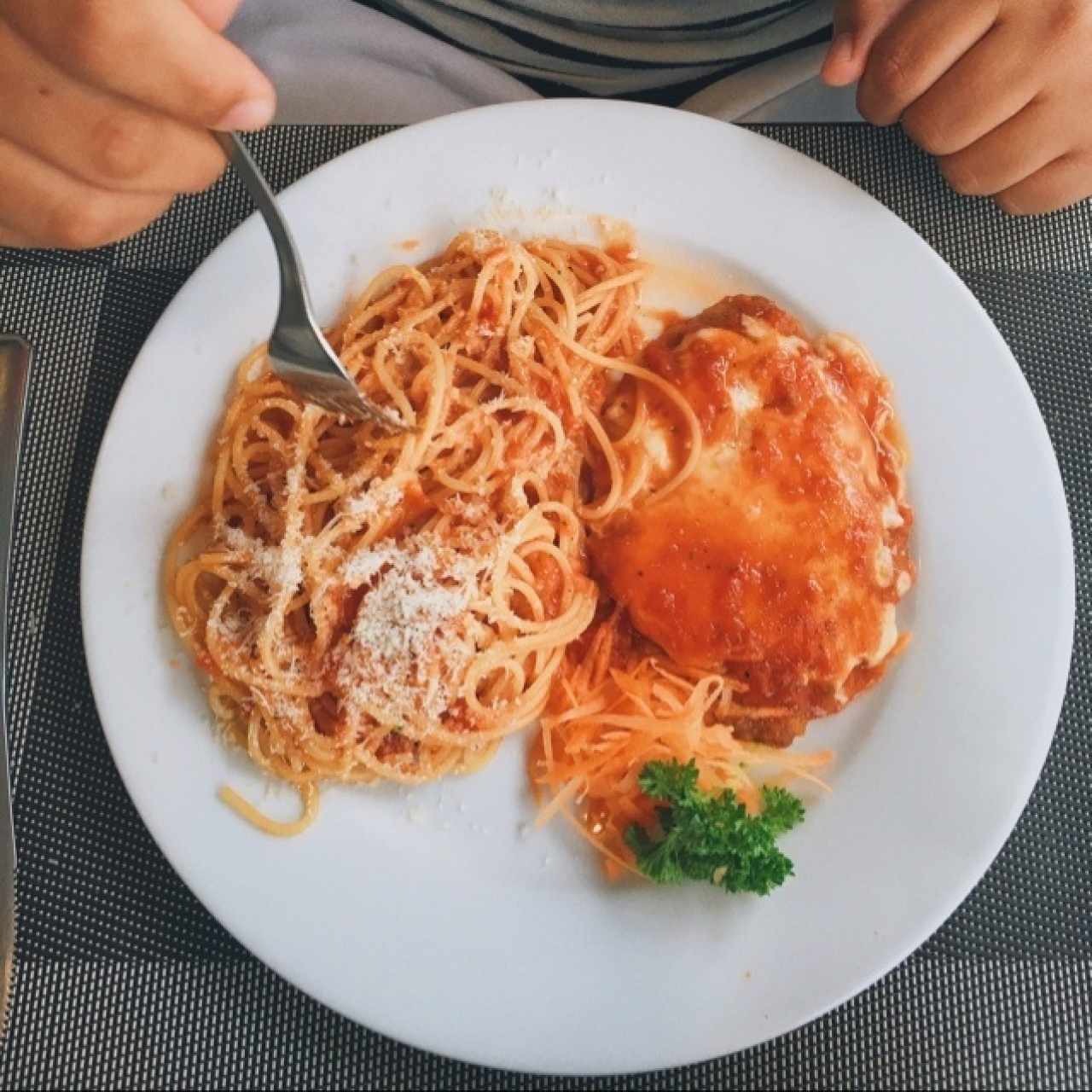 spaghetti con filete napolitana (menu del dia)
