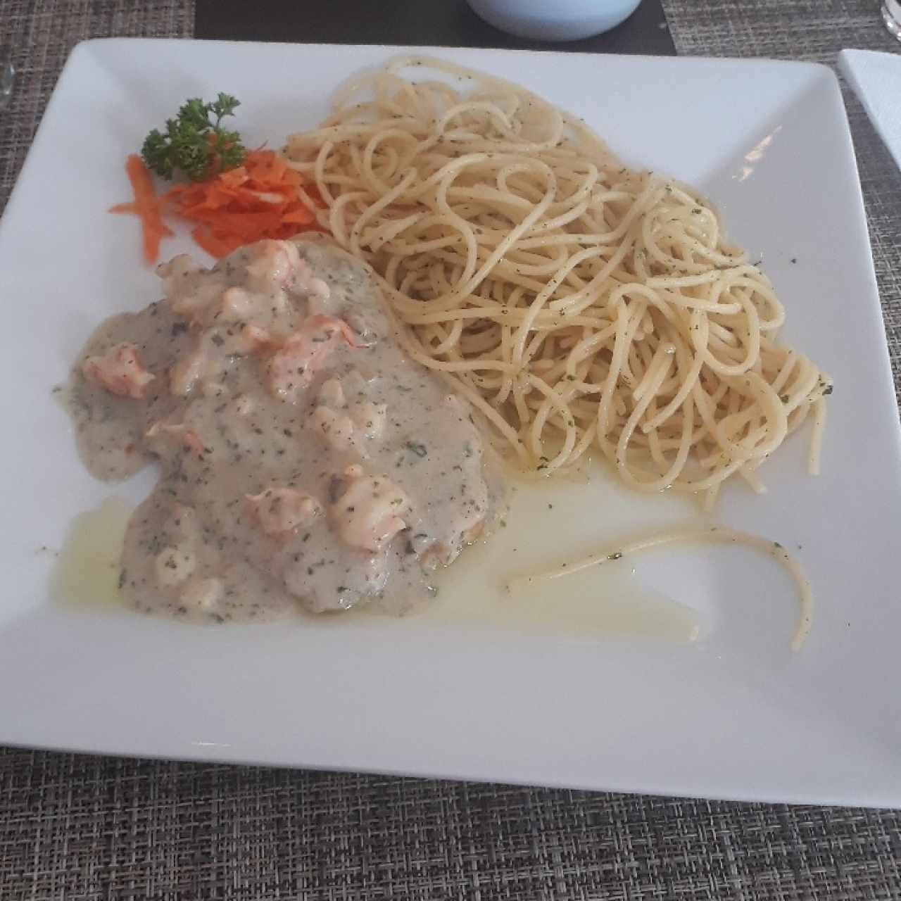 menu ejecutivo - pescado con mariscos y pasta