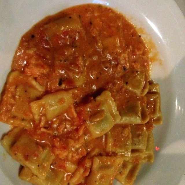 Ravioli con salmon