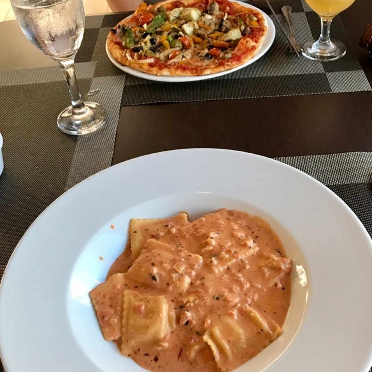 Raviolis con Salsa de Salmón