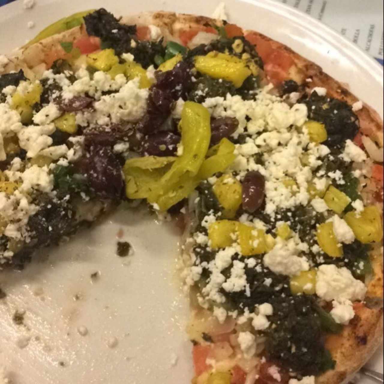 pizza de vegetales con extra de espinaca y piña 