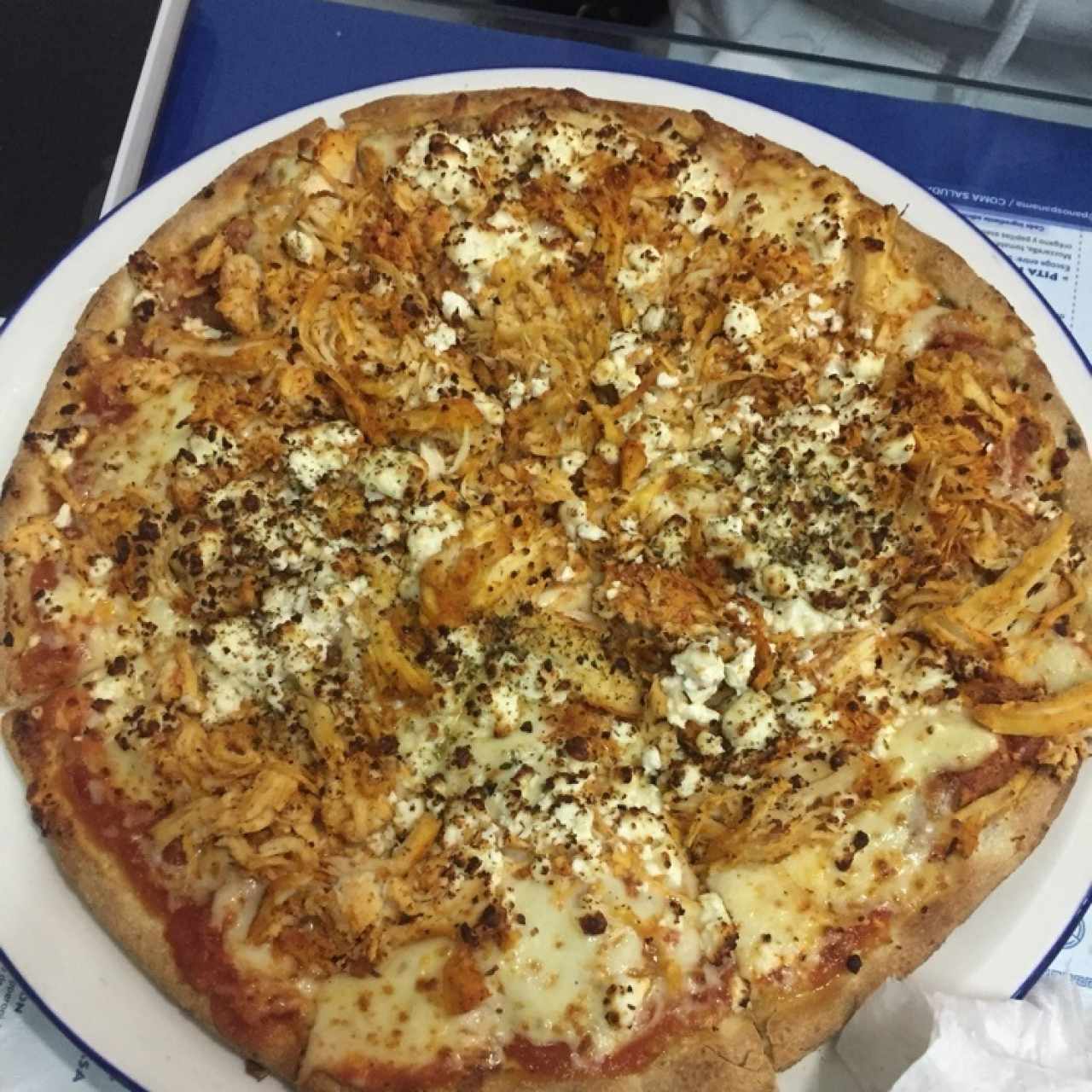 Pizza de pollo con queso feta