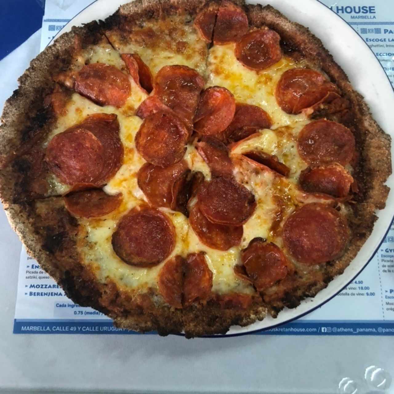 pizza de pepperoni en masa integral