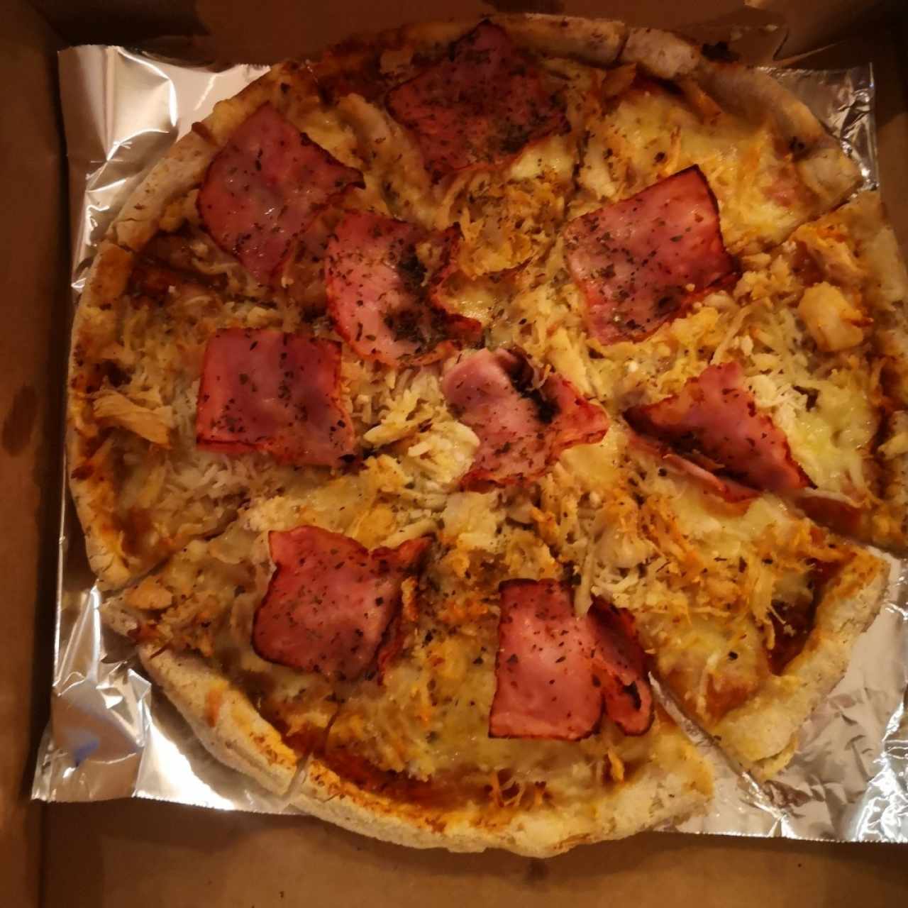 pizza jamón y pollo
