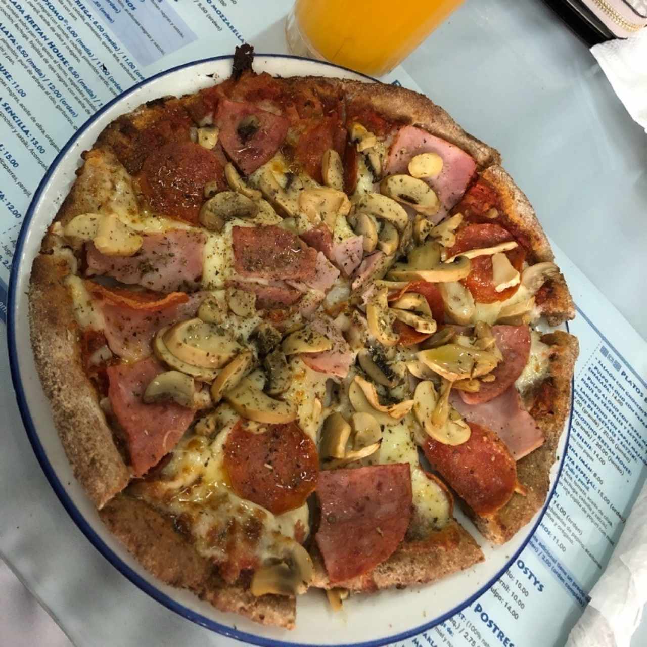 Pizza combinación sin aceitunas verdes