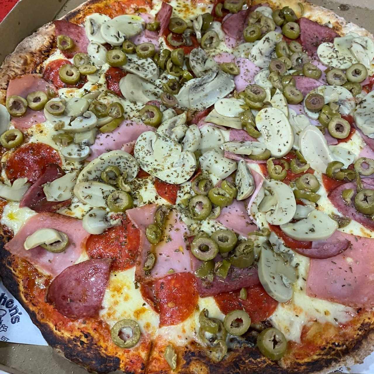 Pizza familiar de combinación 