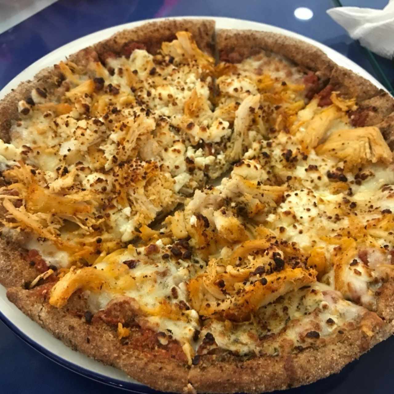 pizza de pollo con queso feta y miel