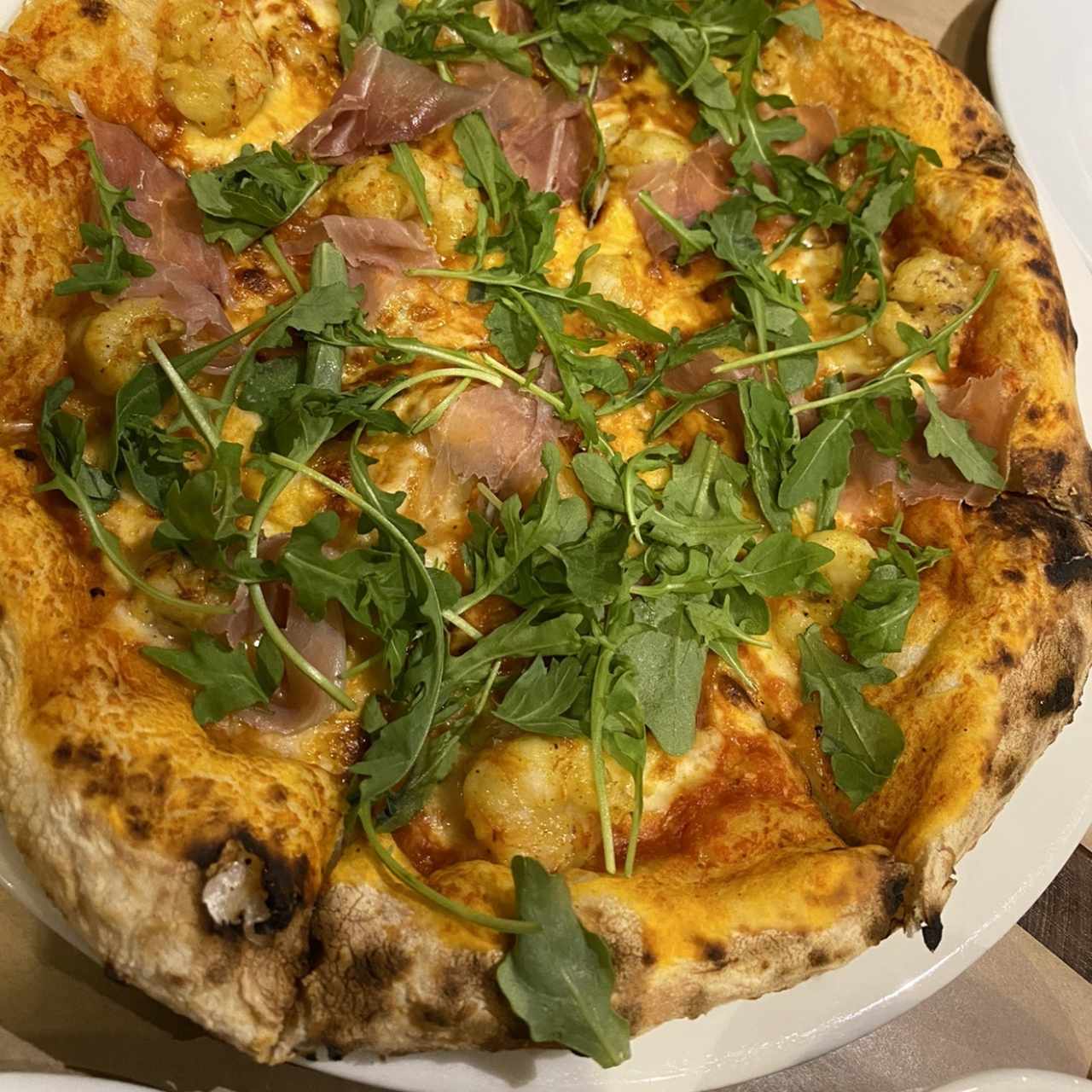 Pizza: Baby arügula & prosciutto