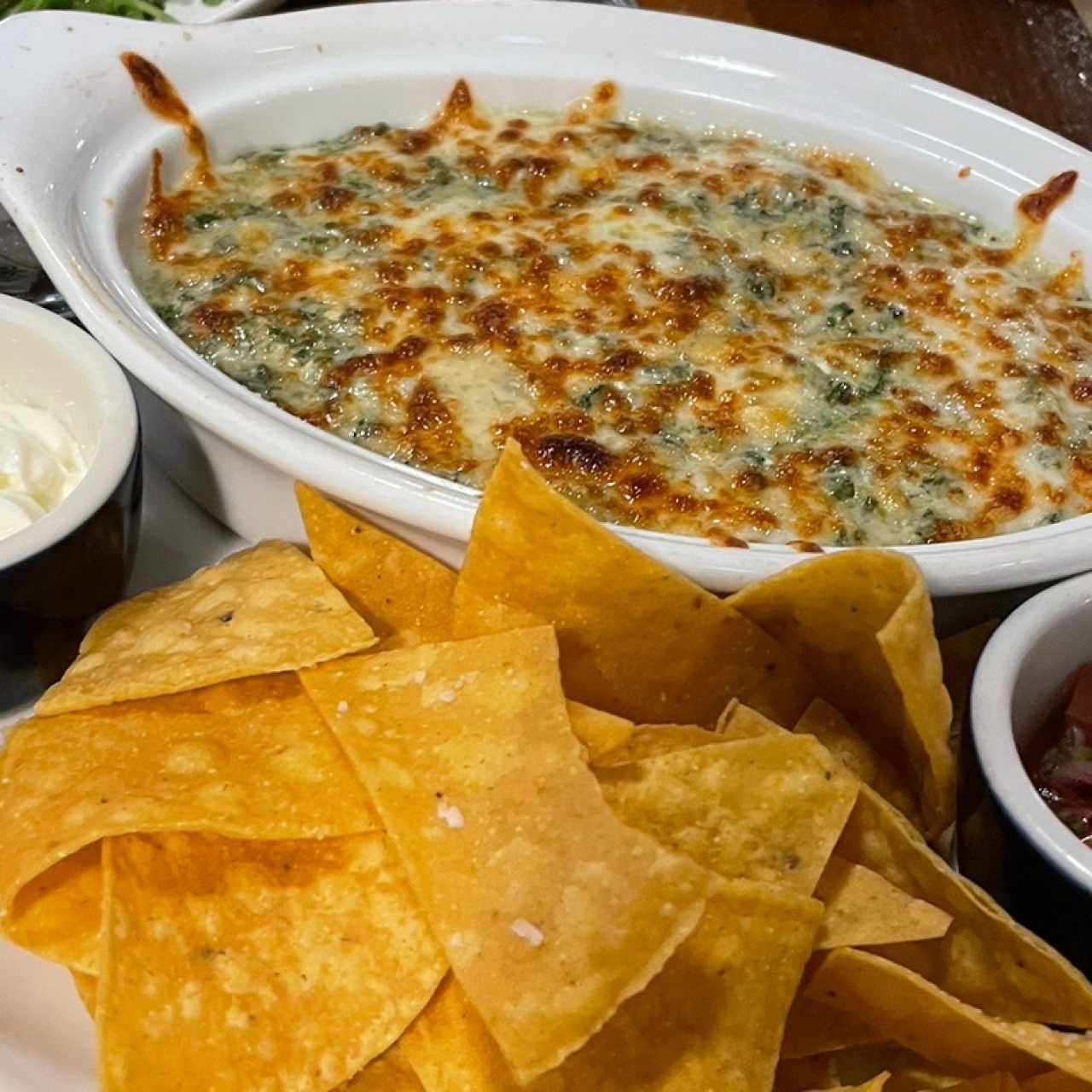 Spinach, Cheese & Artichoke Dip