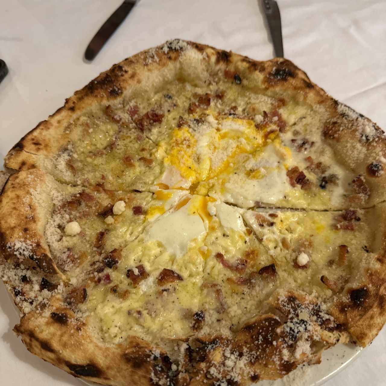 Pizza carbonara