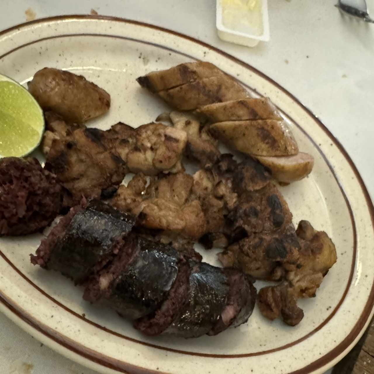 PICADA MIXTA (CHORIZO, MOLLEJA, MORCILLA)