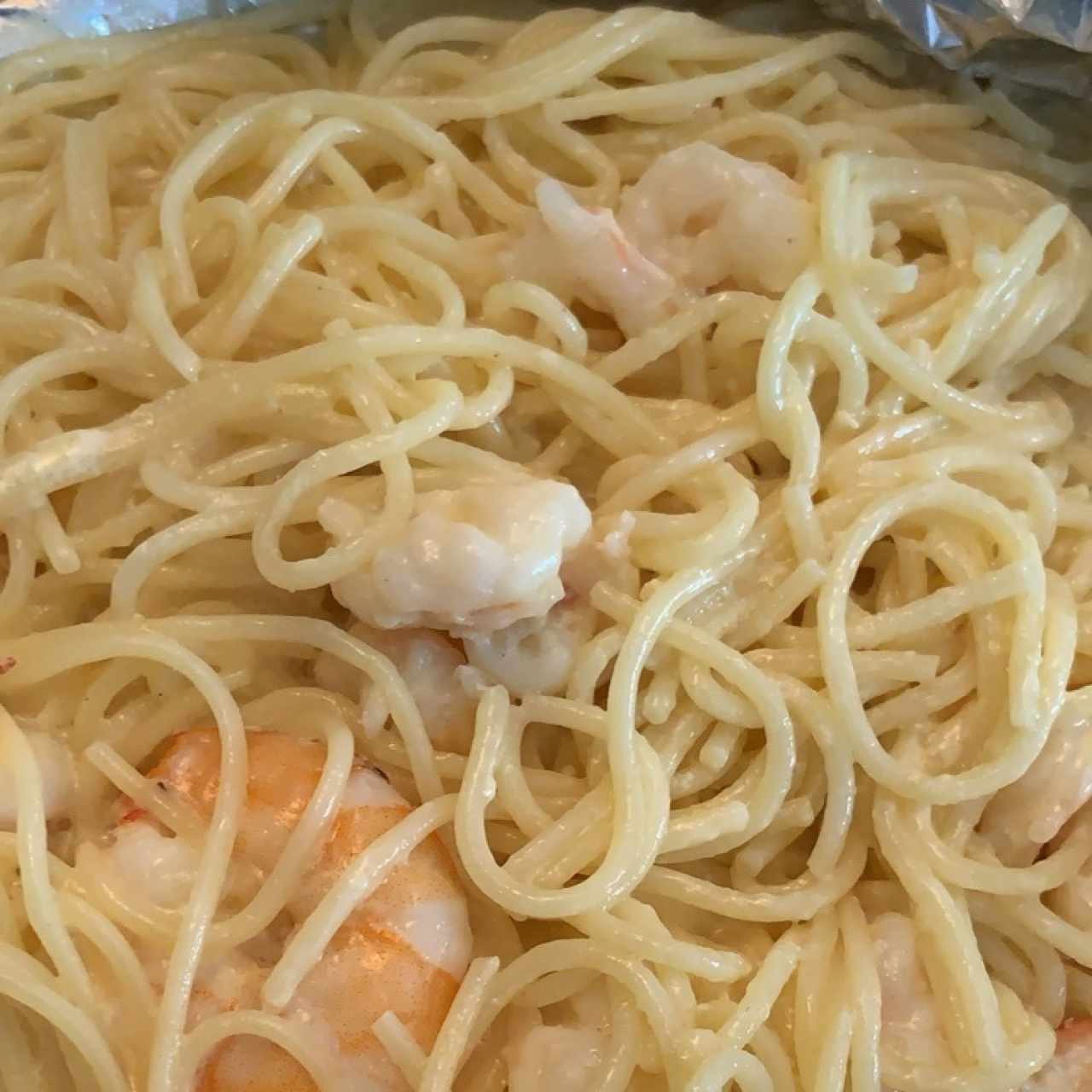 Spaghettini con Langostinos en salsa blanca