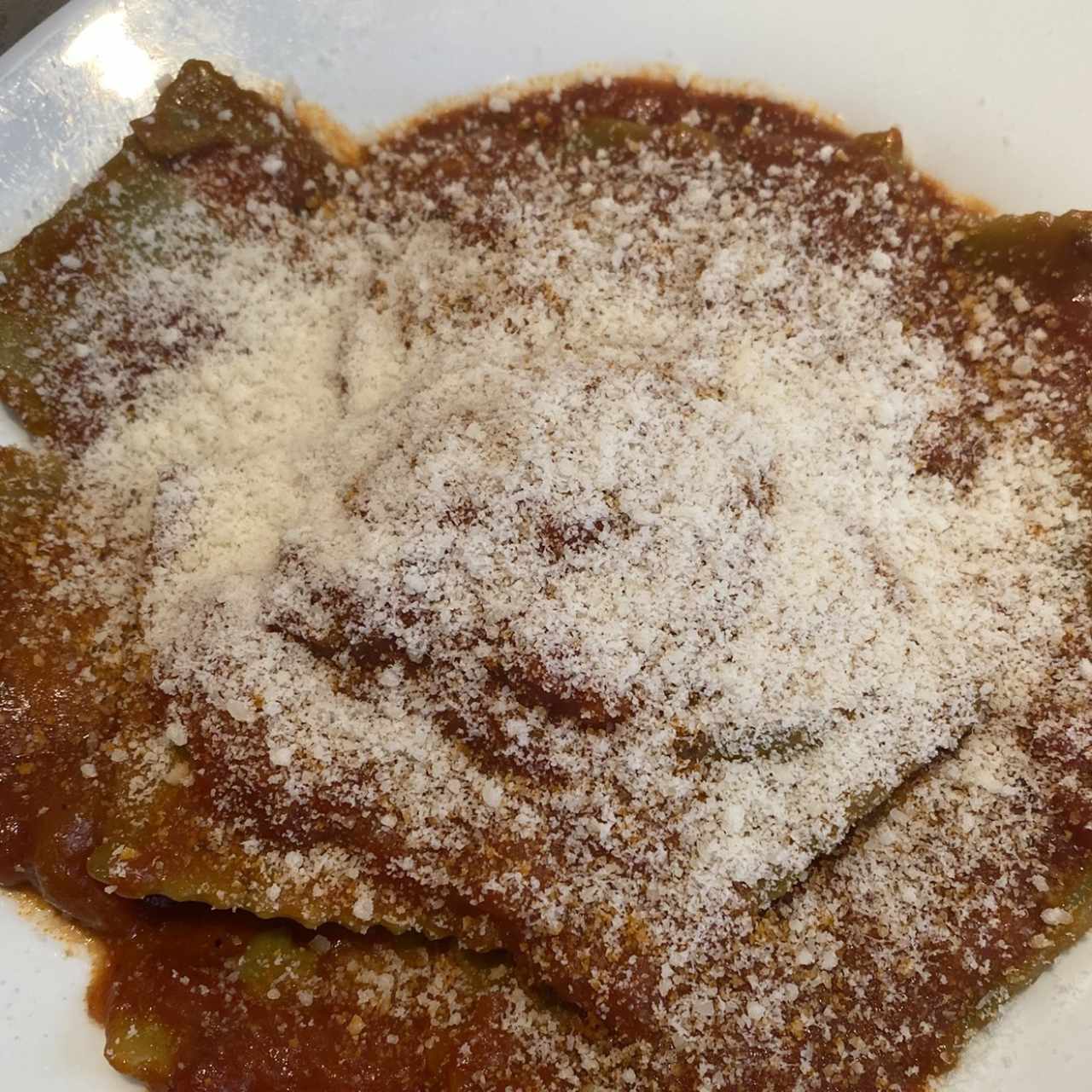 Pastas Especialidades - Ravioli Boloñesa