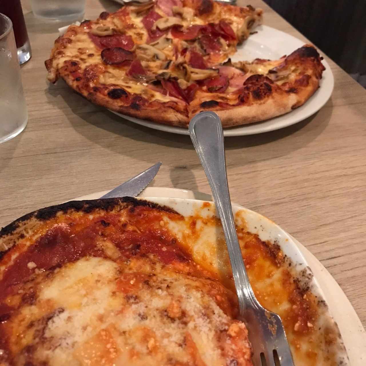 Pizza Napoli y lasagna de pollo pomodoro
