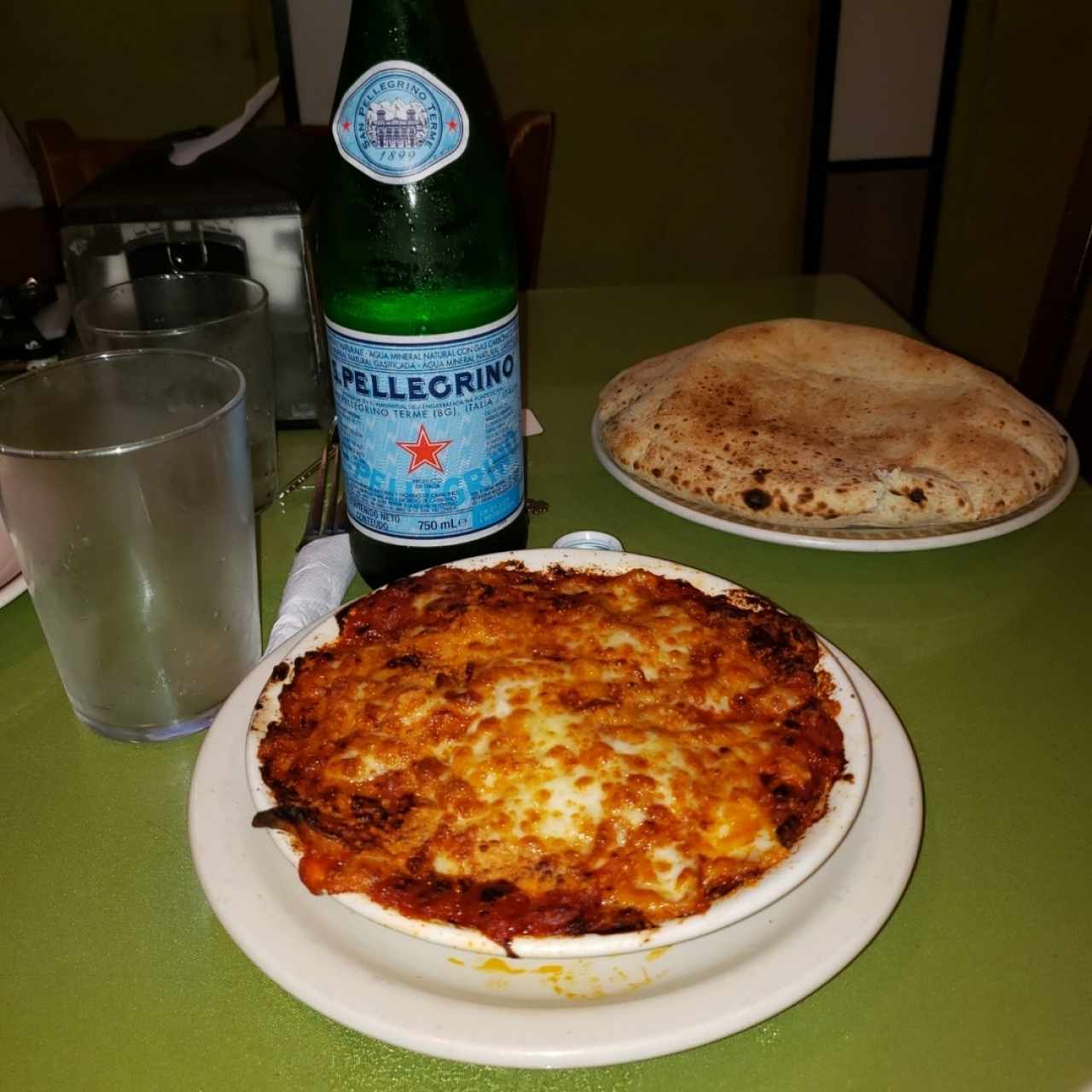 BERENJENAS GRATINADAS Y PAN PITA ¡DELICIOSA!😋ESO FUE LO QUE COMÍ 😋👍