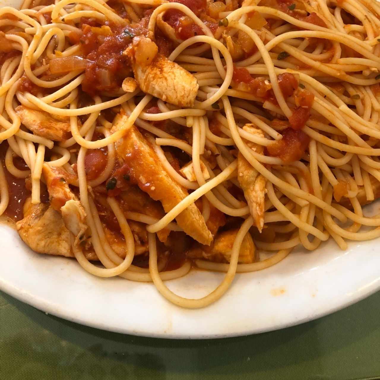 Macarrones con pollo desmenuzado 🤤