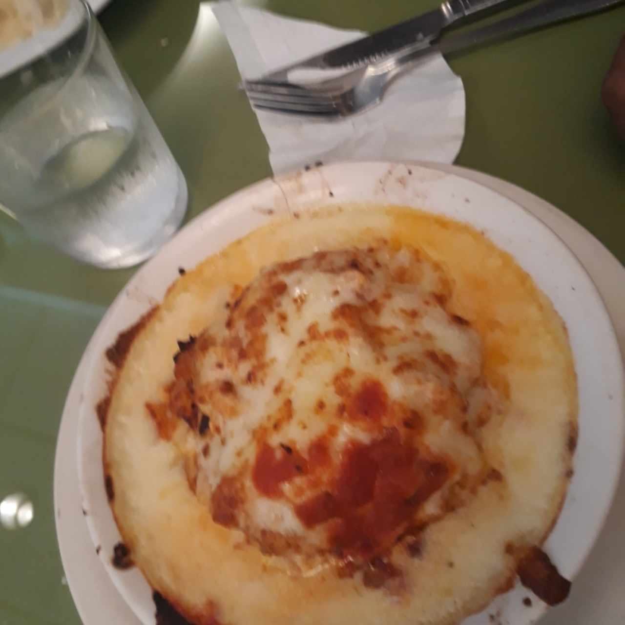 Lasaña de carne gratinada