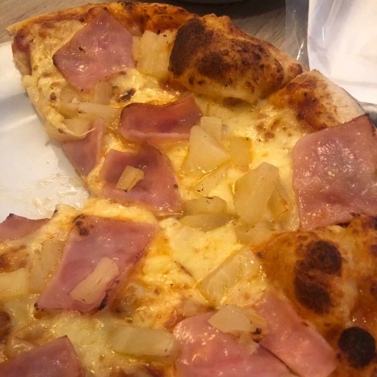 pizza de jamón y piña