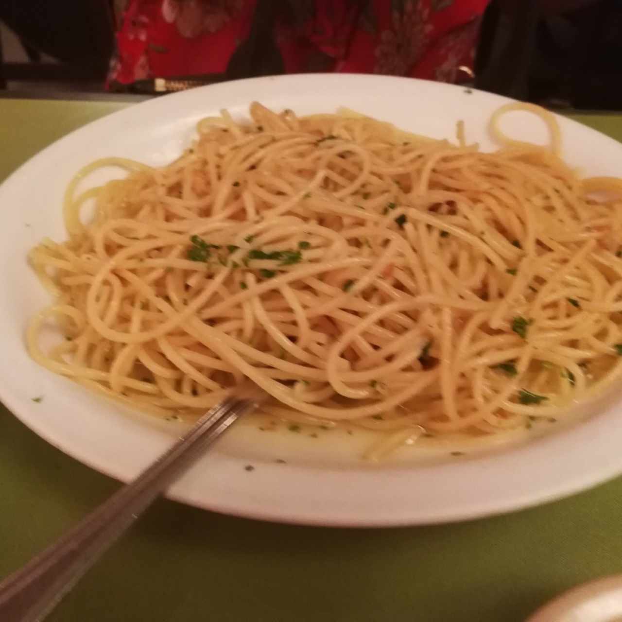 spaghetti natural con perejil