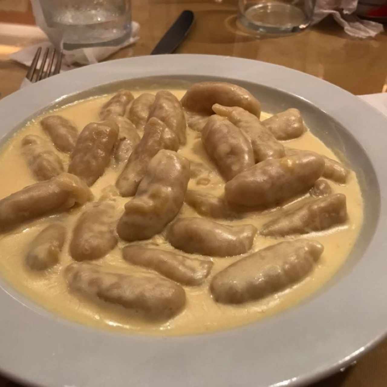 ñoquis en salsa alfredo