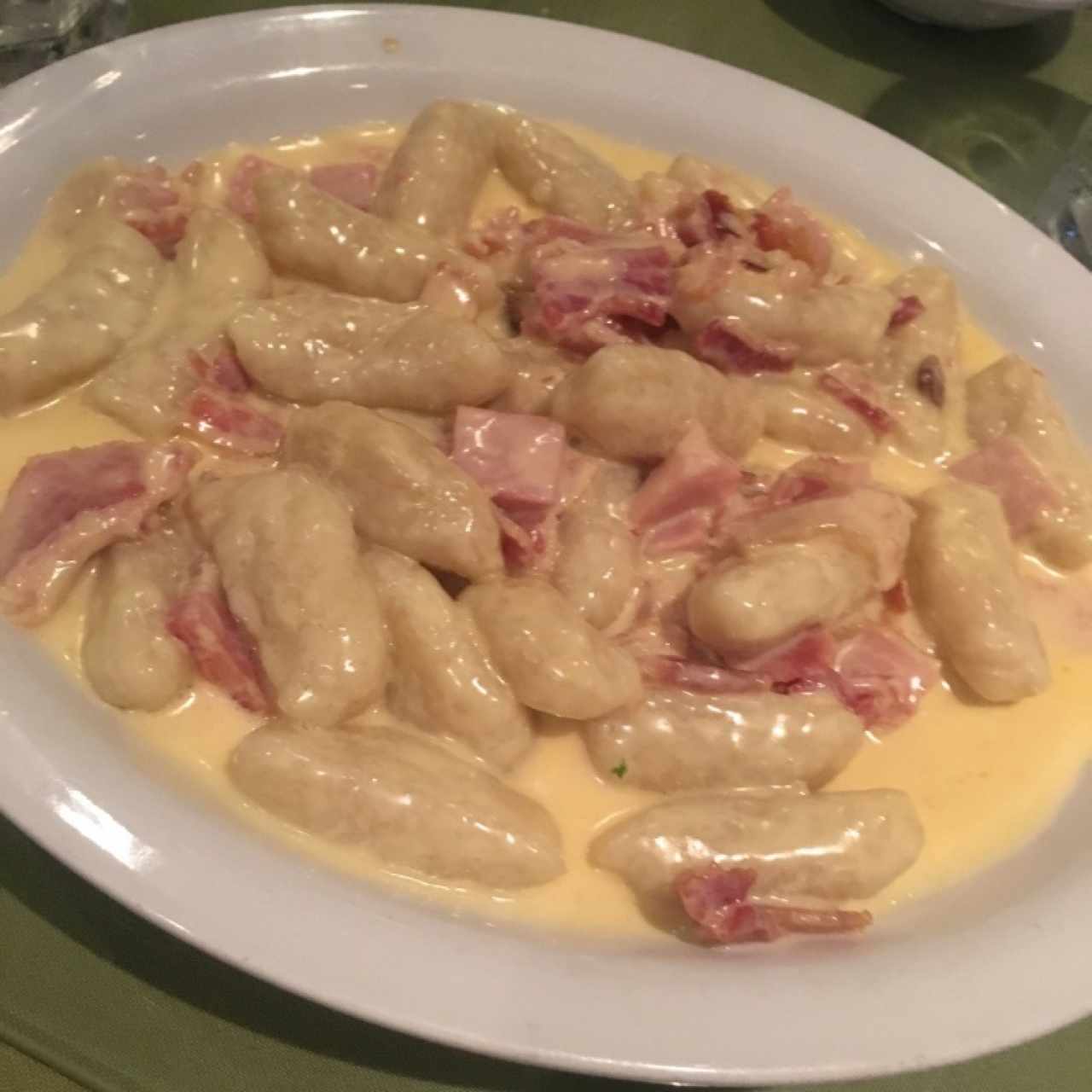 Ñoquis a la carbonara