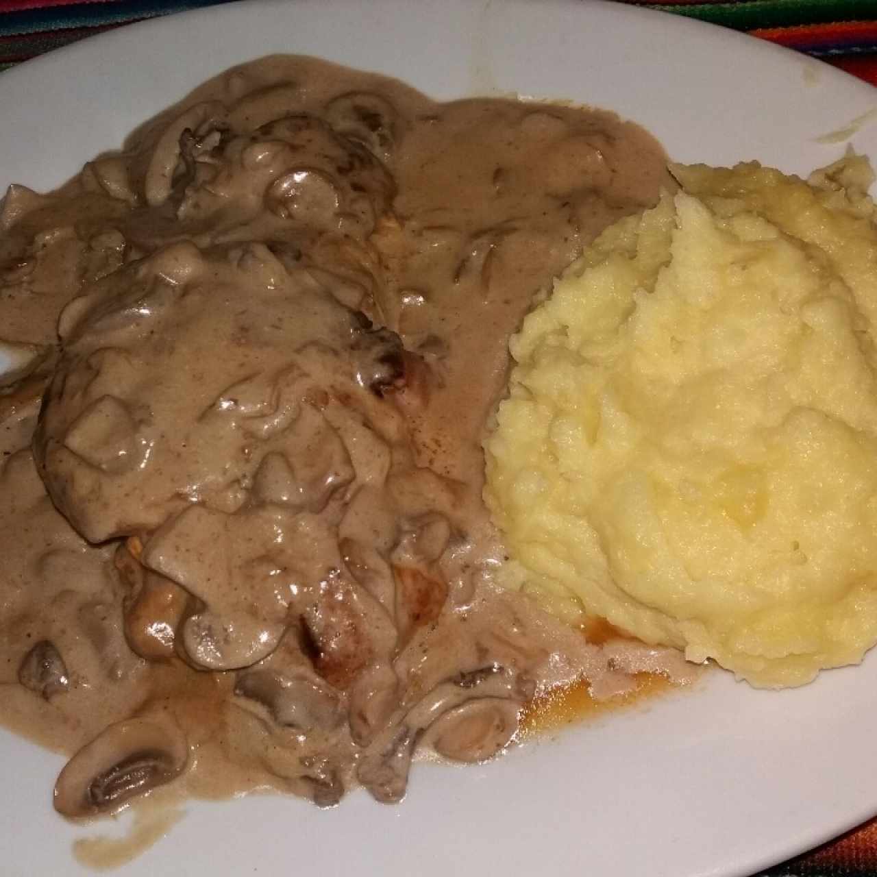 Pollo a la princesa con puré