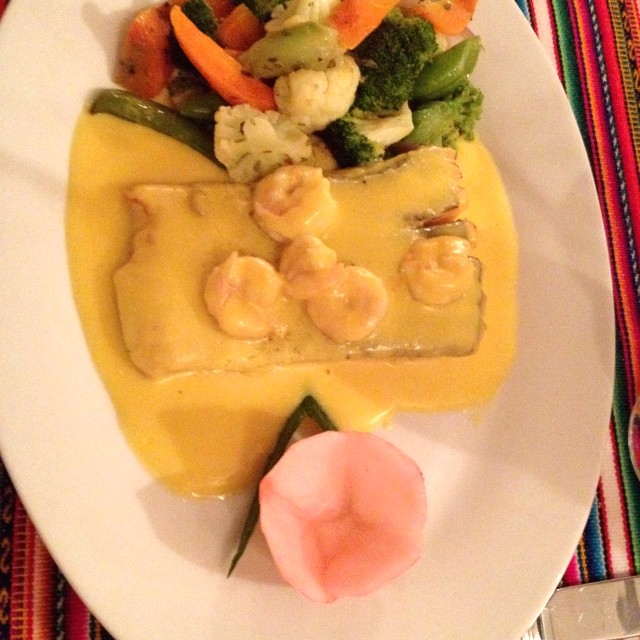 Salmon a la Crema con Camarones