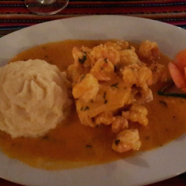 Corvina rellena de camarón