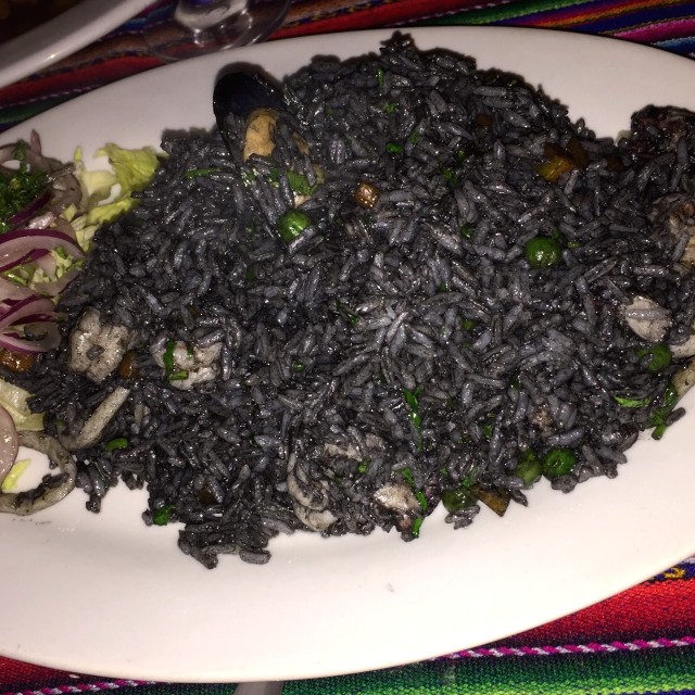 Arroz en tinta de calamar 