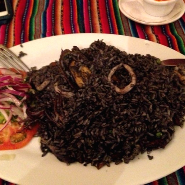 Arroz negra con mariscos 