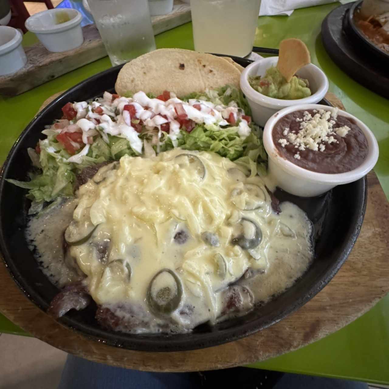 Lomito poblano con ensalada