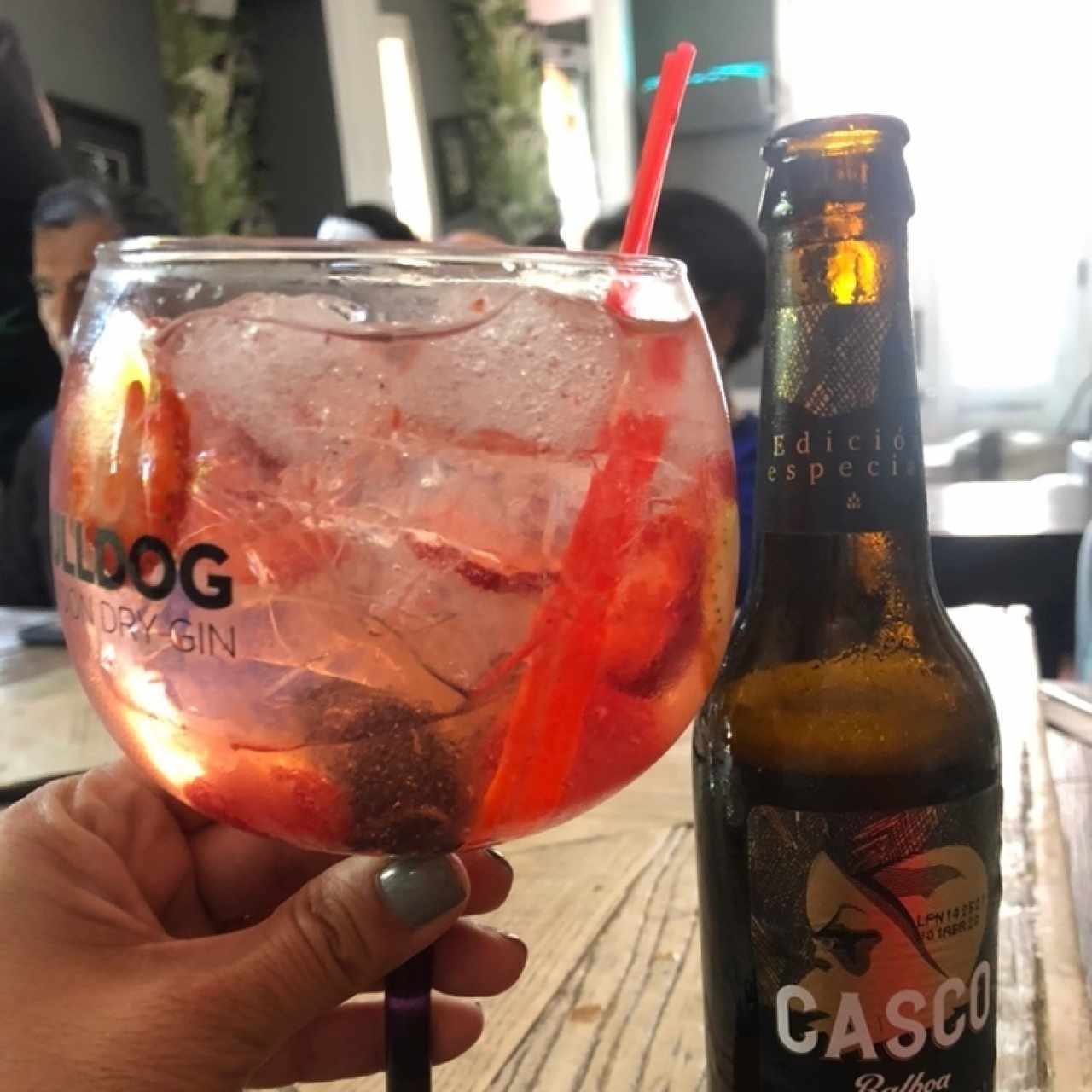 Gin tonic Frutos Rojos & Casco “Balboa”