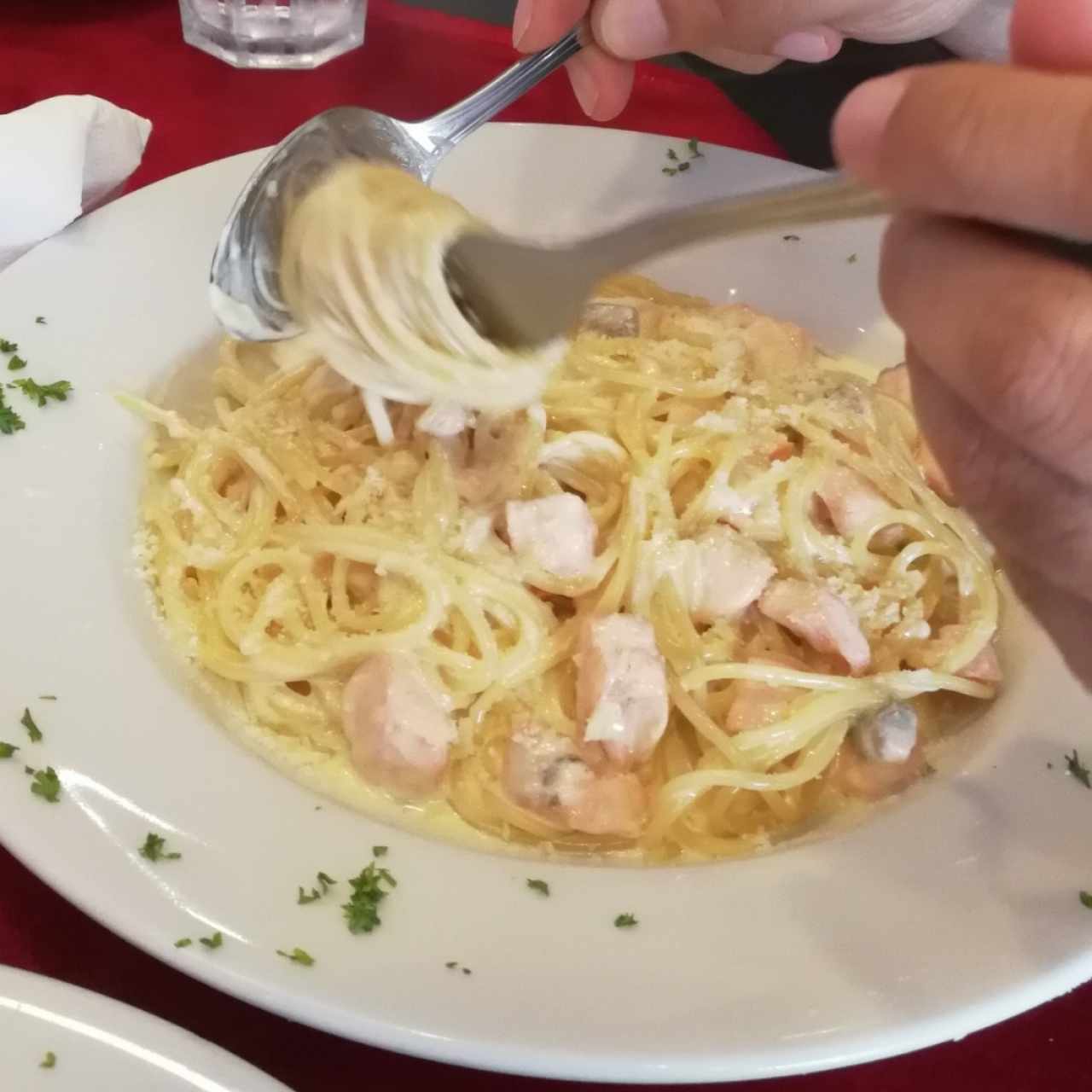 Espaguetti Alfredo con Salmón 