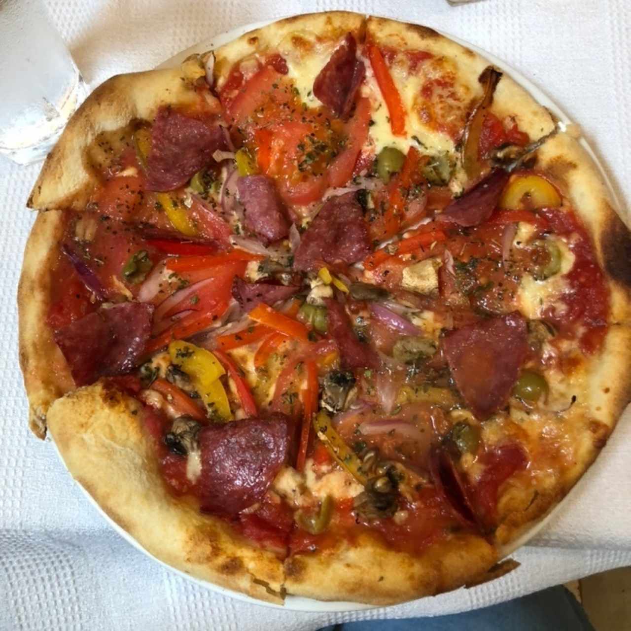 pizza vegetariana con salami 😋