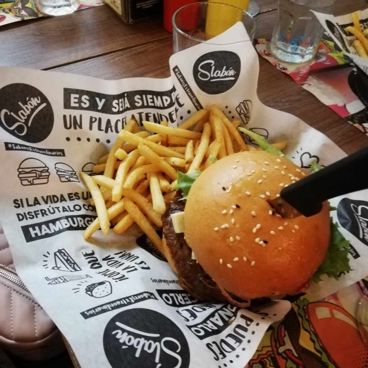 Signature Burgers - La Cholipay