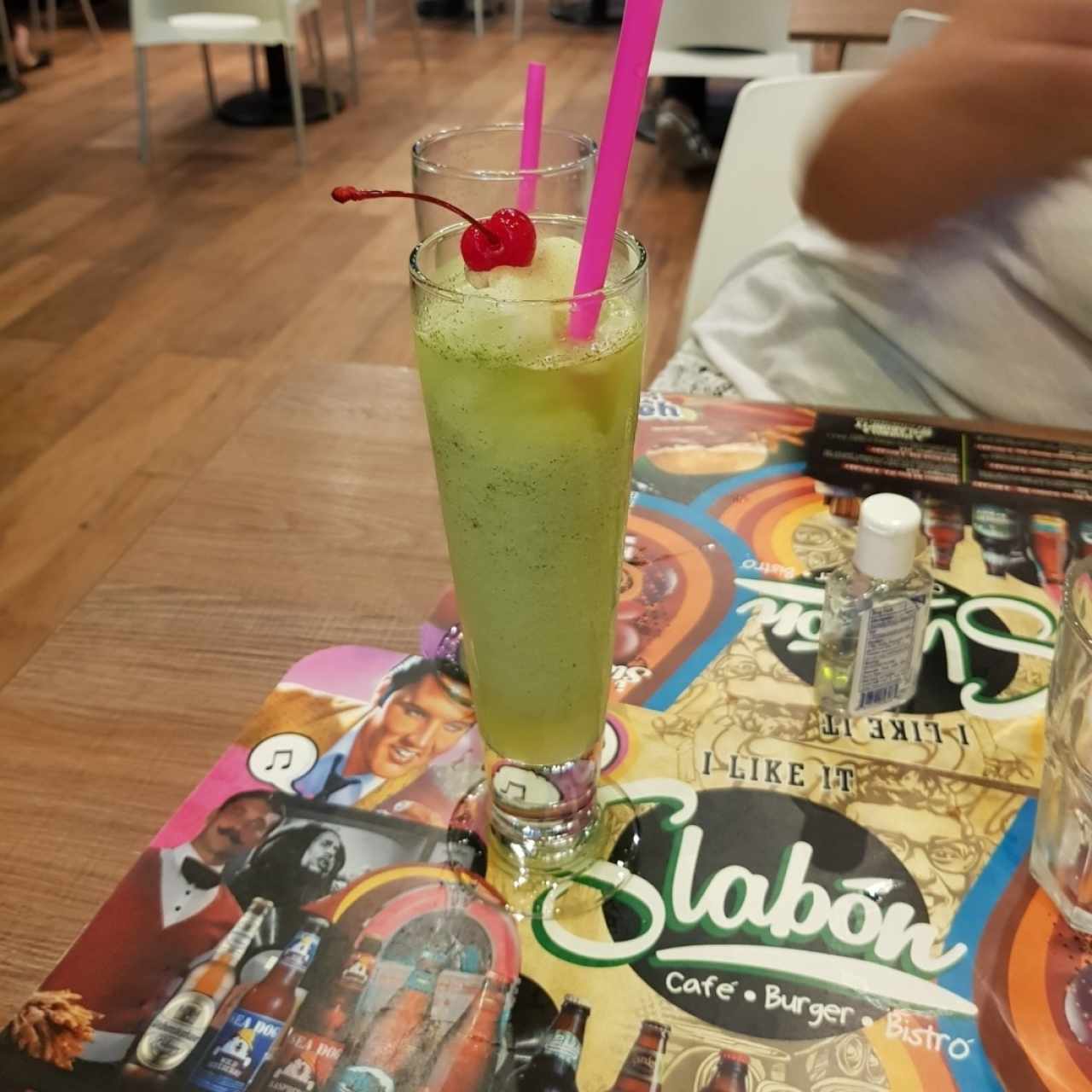 Limonada Frape con hierva buena